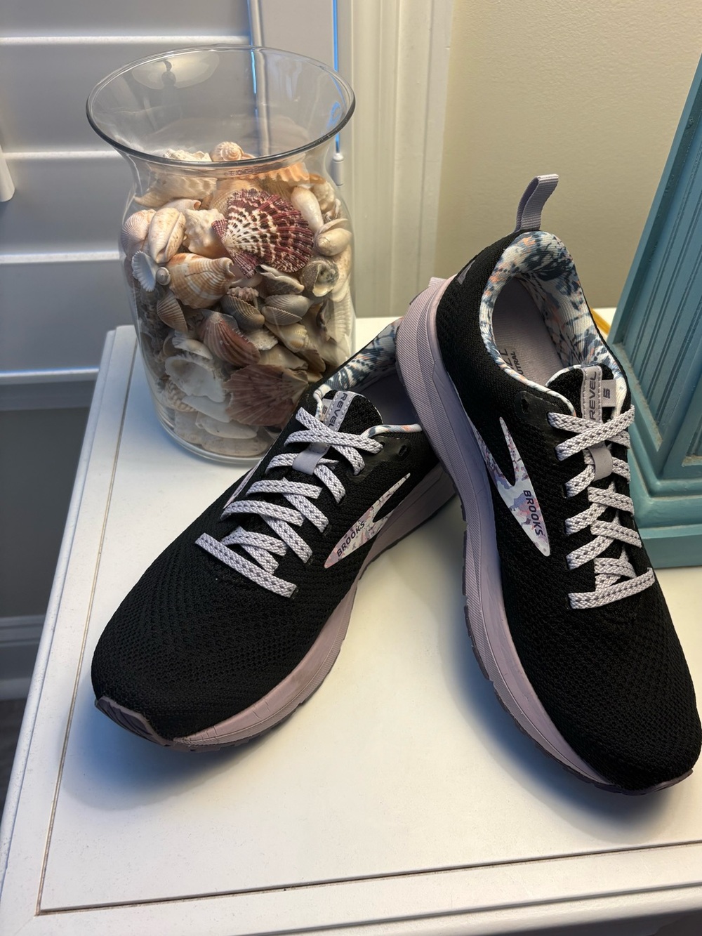 Brooks Women's Revel 5 size 8.5M